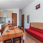 Appartamento Hak - One Bedroom With Balcony Vir