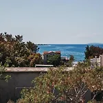 Hak - One Bedroom With Balcony