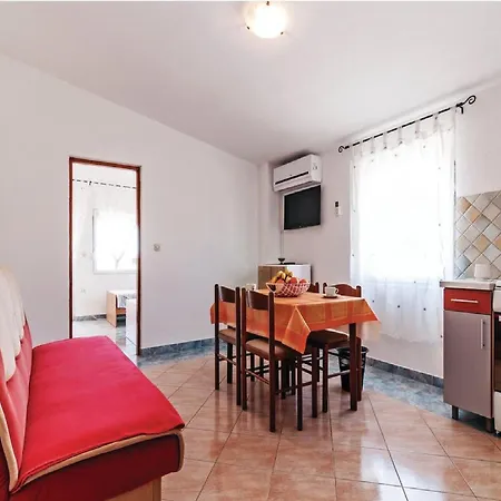 Hak - One Bedroom With Balcony 维尔