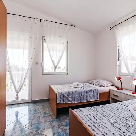 Hak - One Bedroom With Balcony Apartment