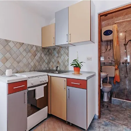 Apartment Hak - One Bedroom With Balcony