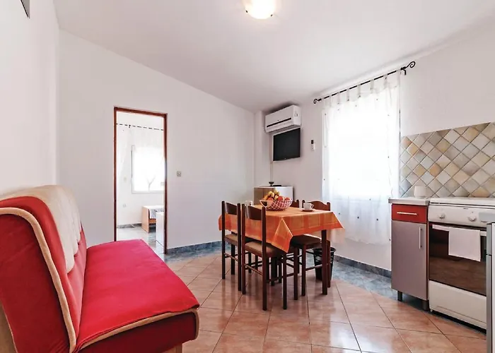 Hak - One Bedroom With Balcony 维尔